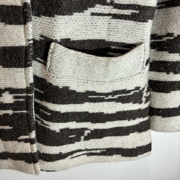 LOGHOUSE Sz M 100% Wool Cardigan Point Lapel Button Closure Pockets Side Slit - Picture 4 of 10